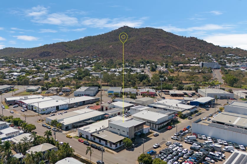 Click to view all images 4 Somer Street Hyde Park QLD 4812 - Image 4