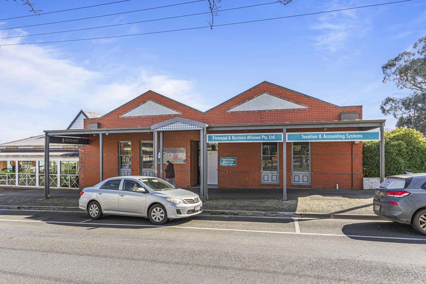 Click to view all images 53 Victoria Street Bakery Hill VIC 3350 - Image 2