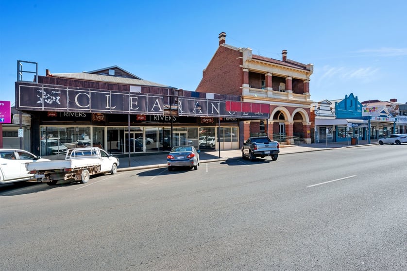 Click to view all images 110 Hannan Street Kalgoorlie WA 6430 - Image 2