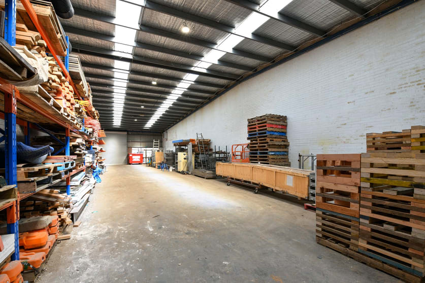 Click to view all images 4/14 Elsum Avenue Bayswater North VIC 3153 - Image 3