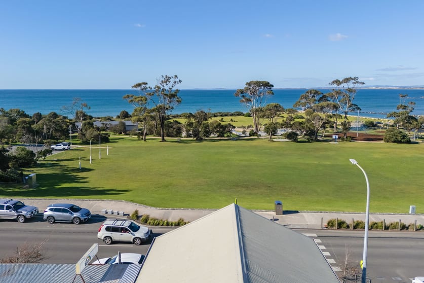 Click to view all images 89 Main Street Bridport TAS 7262 - Image 2