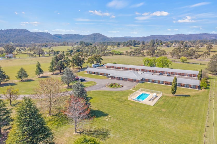 Click to view all images 526 Great Western Highway Marrangaroo NSW 2790 - Image 2