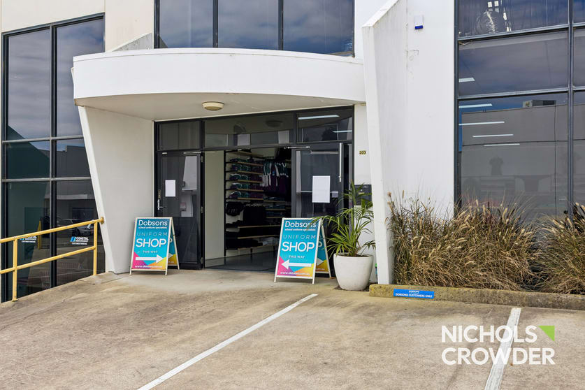 Click to view all images 203 Mornington-Tyabb Road Mornington VIC 3931 - Image 3