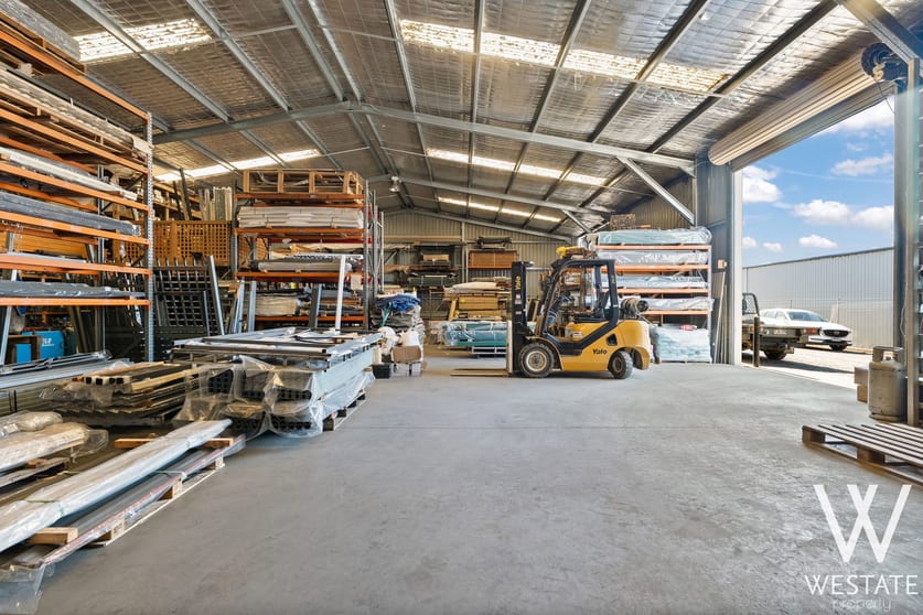 Click to view all images 19 Bradwardine Road Robin Hill NSW 2795 - Image 2