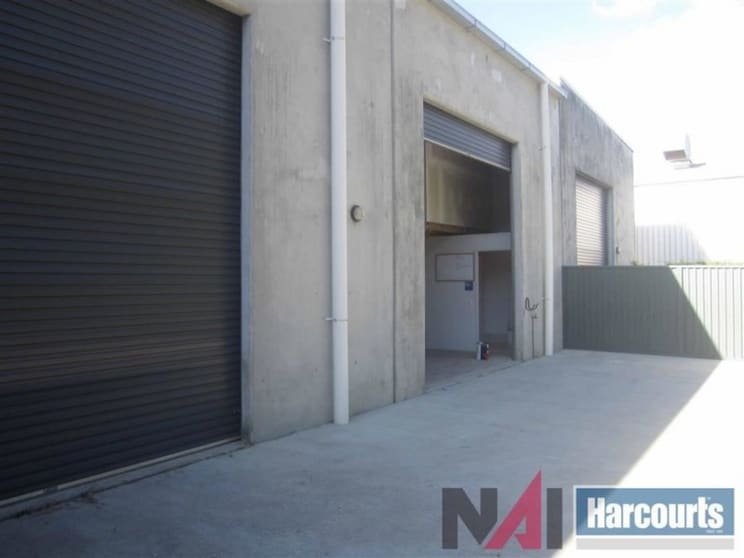 Click to view all images 8/23 Activity Crescent Molendinar QLD 4214 - Image 2