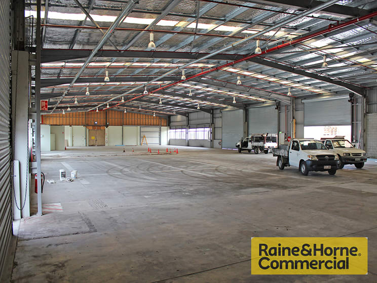 Click to view all images Kedron QLD 4031 - Image 1