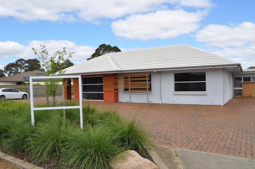 Click to view all images 49 McIntyre Road Para Hills West SA 5096 - Image 2