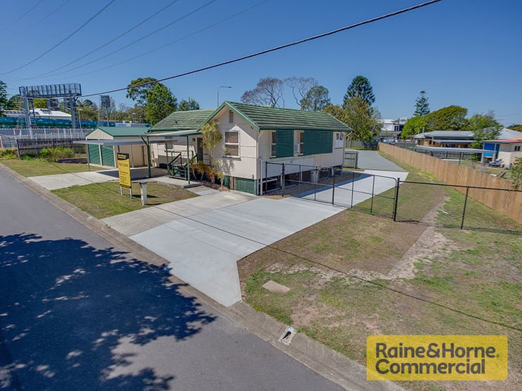 Click to view all images 70 Rookwood Avenue Coopers Plains QLD 4108 - Image 1