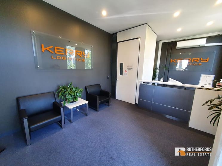 Click to view all images 34 Lillee Crescent Tullamarine VIC 3043 - Image 3