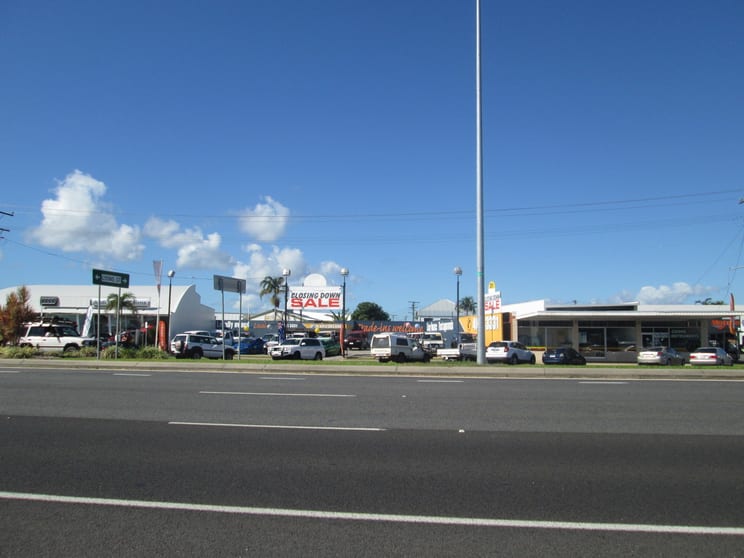 Click to view all images 311 - 313 Mulgrave Road Bungalow QLD 4870 - Image 2