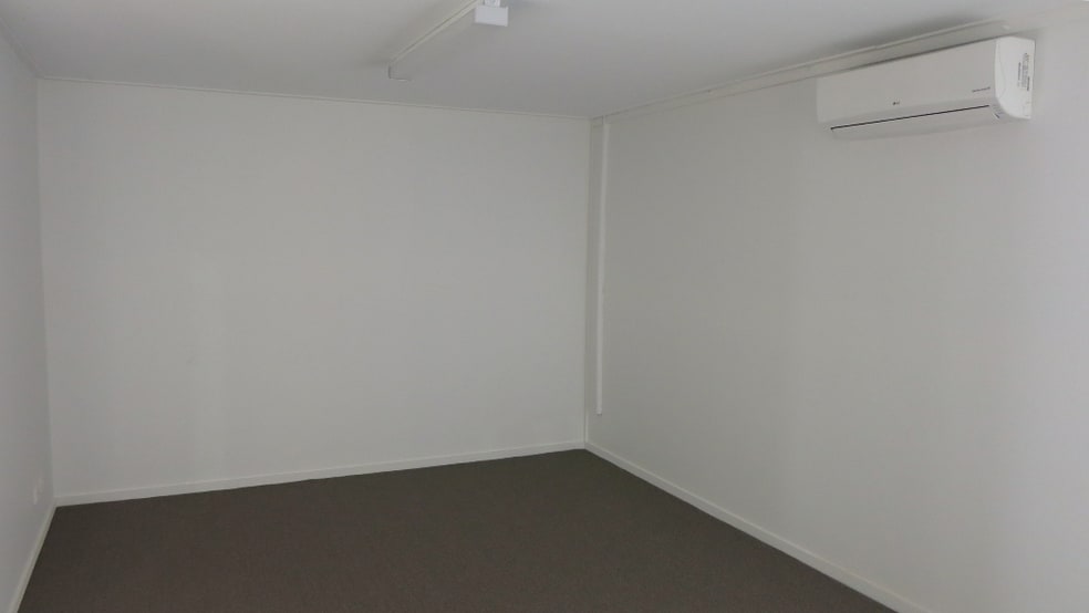 Click to view all images Virginia QLD 4014 - Image 2