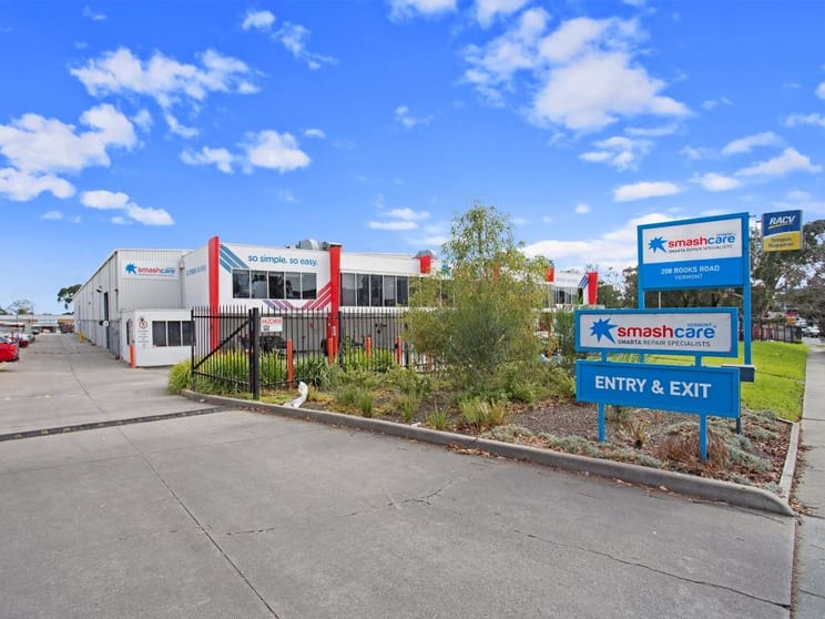 Click to view all images 208 Rooks Road Vermont VIC 3133 - Image 3