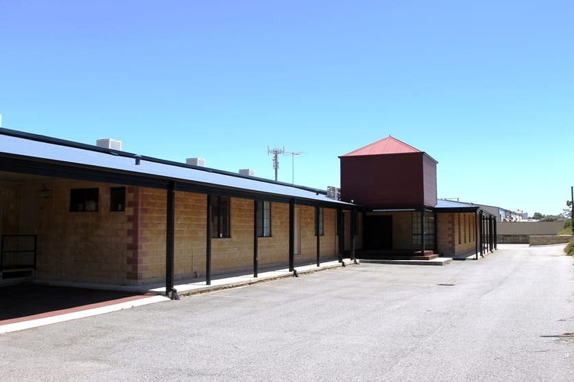 Click to view all images 285 South Western Highway Armadale WA 6112 - Image 2