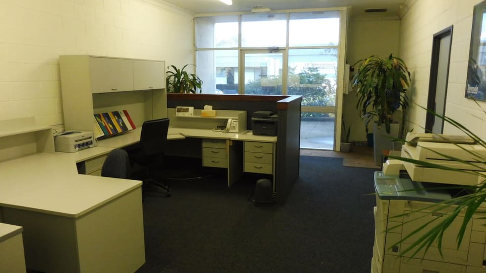 Click to view all images 18 Freight Road Tullamarine VIC 3043 - Image 2