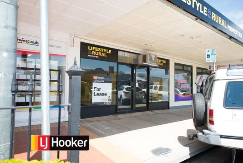 Click to view all images 4 & 5/239 Peel Street Tamworth NSW 2340 - Image 1