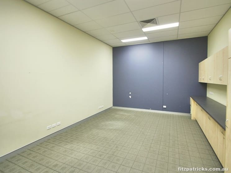 Click to view all images 2/209 Baylis Street Wagga Wagga NSW 2650 - Image 3