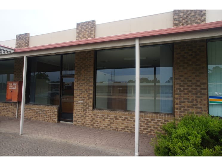 Click to view all images 2 / 31 - 33 O'Callaghans Prd Horsham VIC 3400 - Image 1