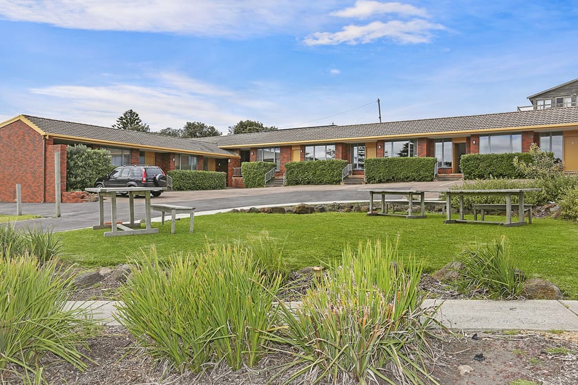 Click to view all images 2-10 Lord Street Port Campbell VIC 3269 - Image 3