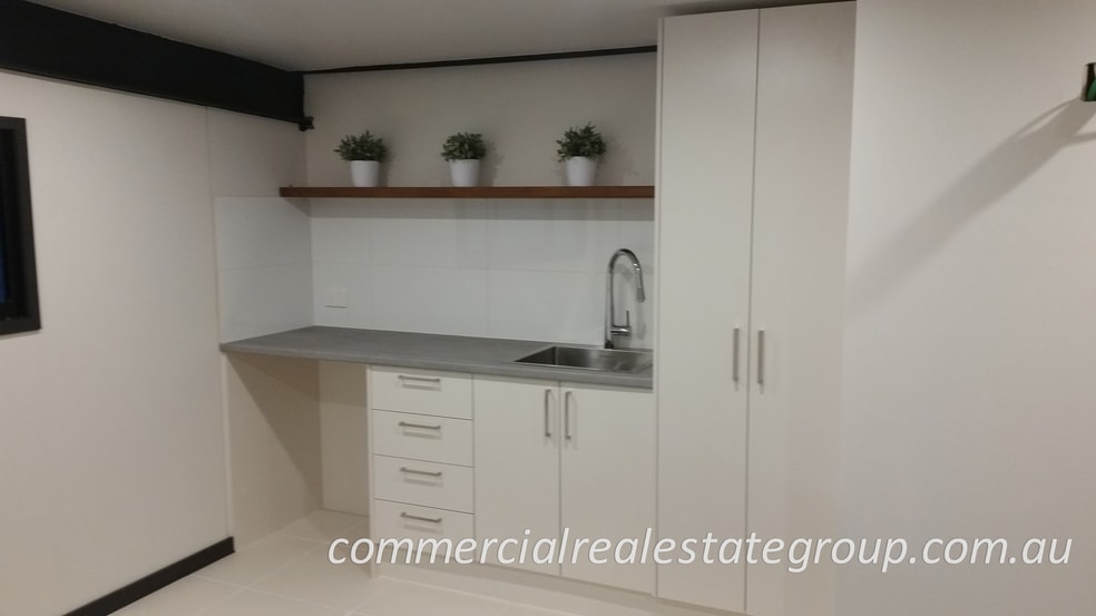 Click to view all images Montrose VIC 3765 - Image 3