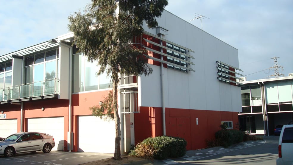 Click to view all images 129/9 Hall Street Port Melbourne VIC 3207 - Image 2