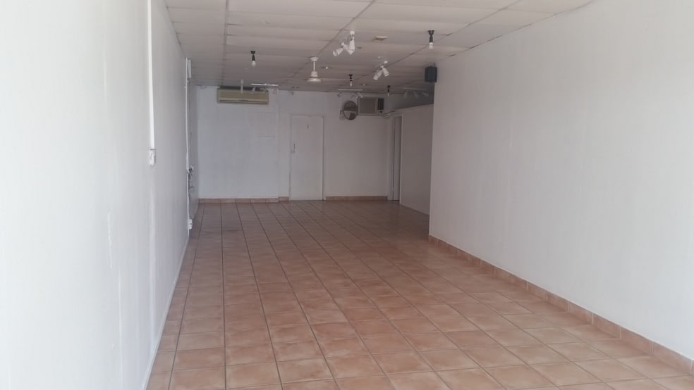 Click to view all images 2/390 Shute Harbour Road Airlie Beach QLD 4802 - Image 2
