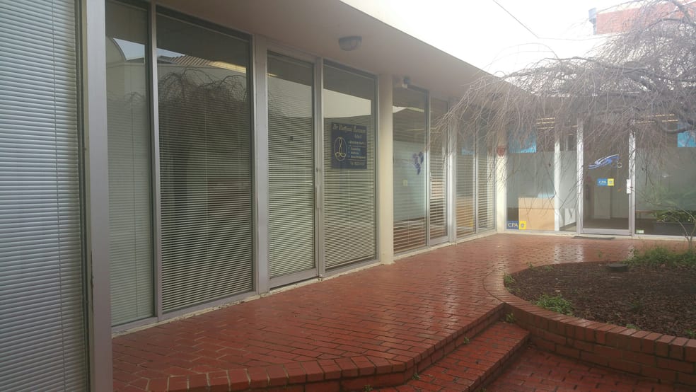 Click to view all images 5/532 Hampton Street Hampton VIC 3188 - Image 2