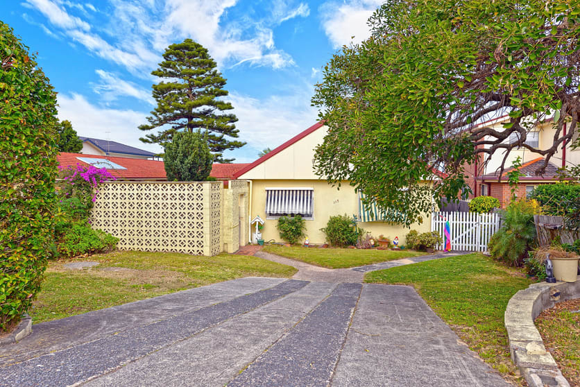 Click to view all images 115 Main Road Toukley NSW 2263 - Image 2