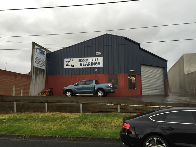 Click to view all images 3/53 Little Fyans St South Geelong VIC 3220 - Image 3