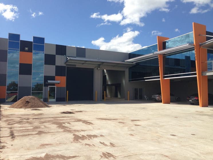 Click to view all images 15 Glenville Drive Melton VIC 3337 - Image 1