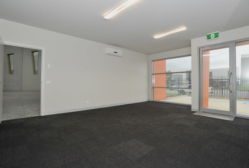 1/14 Capital Place Carrum Downs VIC 3201 - Image 2