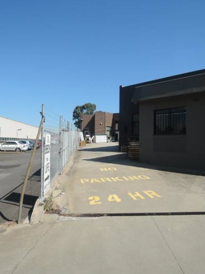 Click to view all images 7B Ford Crescent Thornbury VIC 3071 - Image 2