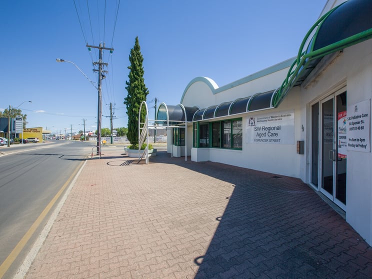 Click to view all images 8a Spencer Street Bunbury WA 6230 - Image 3