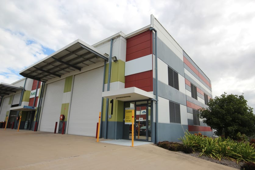 Click to view all images Unit 1, 72-78 Crocodile Crescent Mount St John QLD 4818 - Image 1