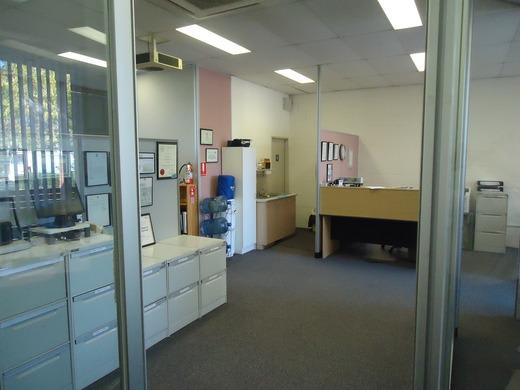 Click to view all images 4/42-50 Stud Road Bayswater VIC 3153 - Image 3