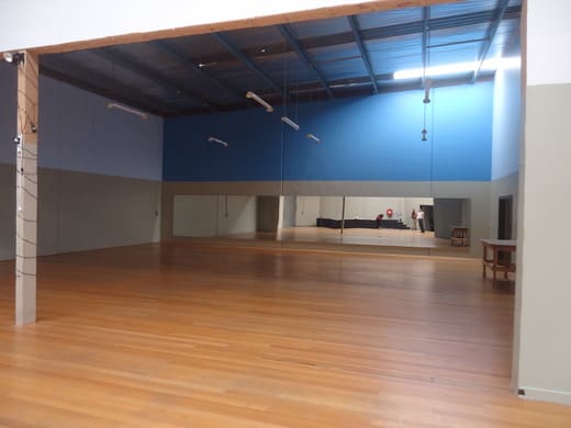 Click to view all images 8/21 Power Road Bayswater VIC 3153 - Image 2