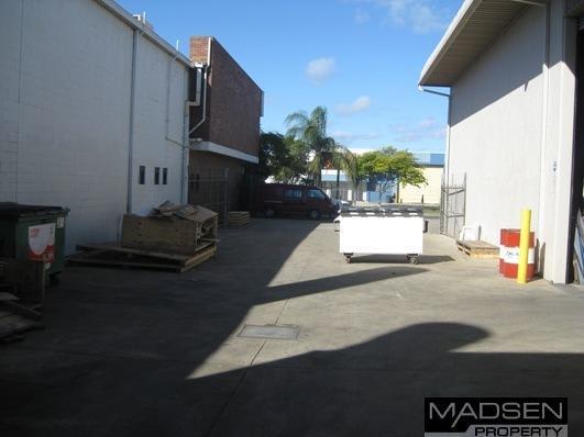 Click to view all images 39 Collinsvale Street Rocklea QLD 4106 - Image 2