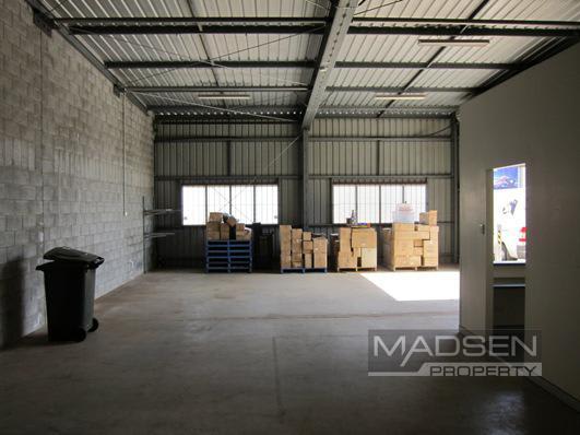 Click to view all images Coopers Plains QLD 4108 - Image 2