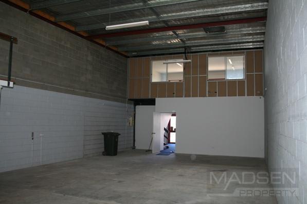 Click to view all images 2/20 Spine Street Sumner QLD 4074 - Image 2