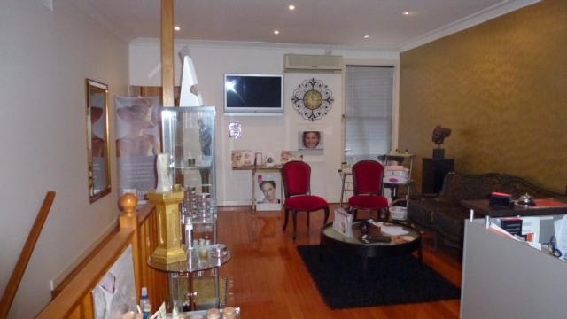 Click to view all images 1/528 Riversdale Road Camberwell VIC 3124 - Image 2