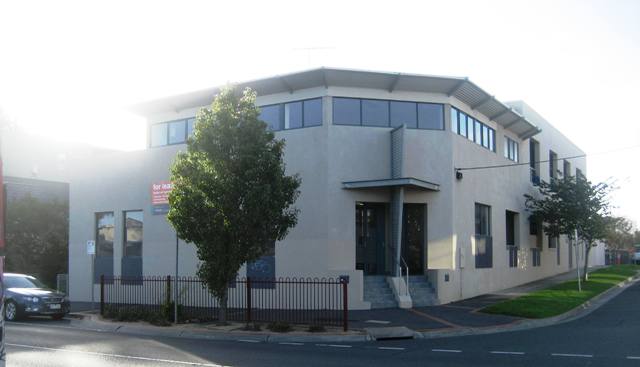 Click to view all images 2/125 Mckinnon Road Mckinnon VIC 3204 - Image 1