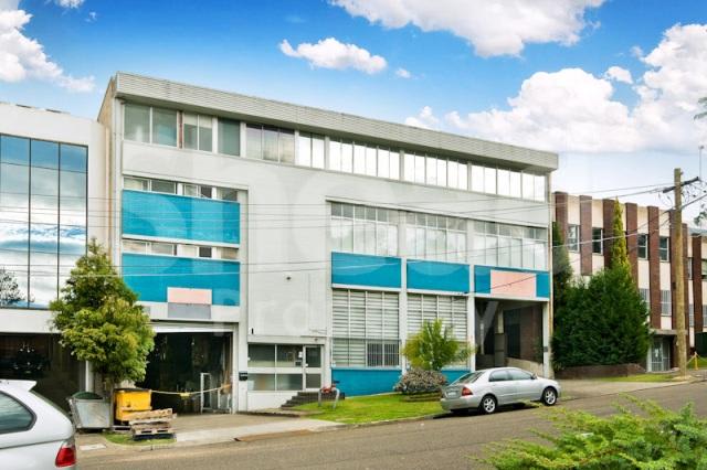 Click to view all images 4 McCabe Place Chatswood NSW 2067 - Image 2