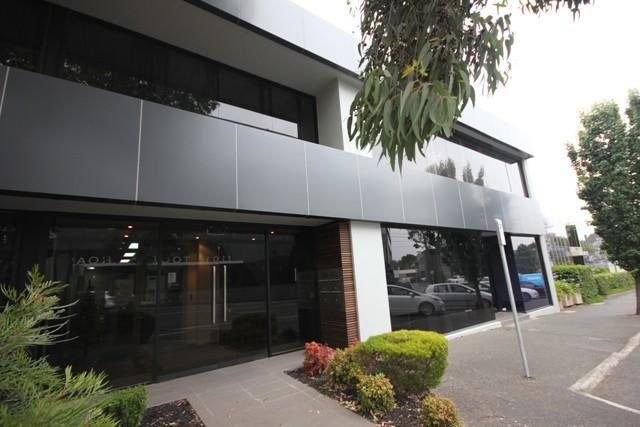 Click to view all images Level 1 E/1100-1102 Toorak Road Camberwell VIC 3124 - Image 1