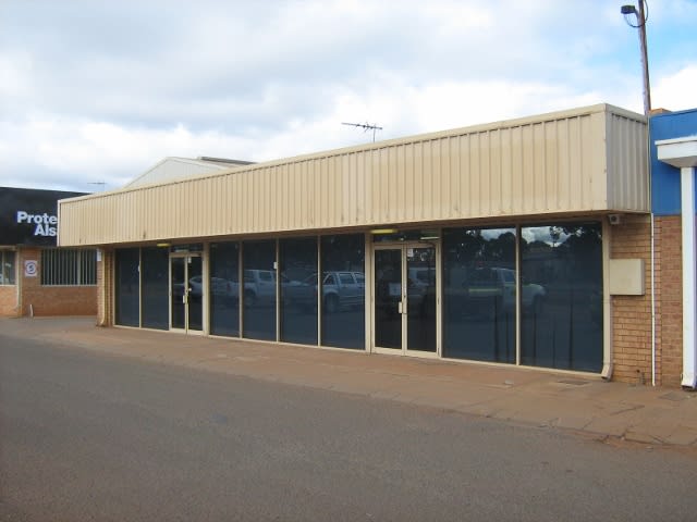 Click to view all images 23 Darcy Lane West Kalgoorlie WA 6430 - Image 3