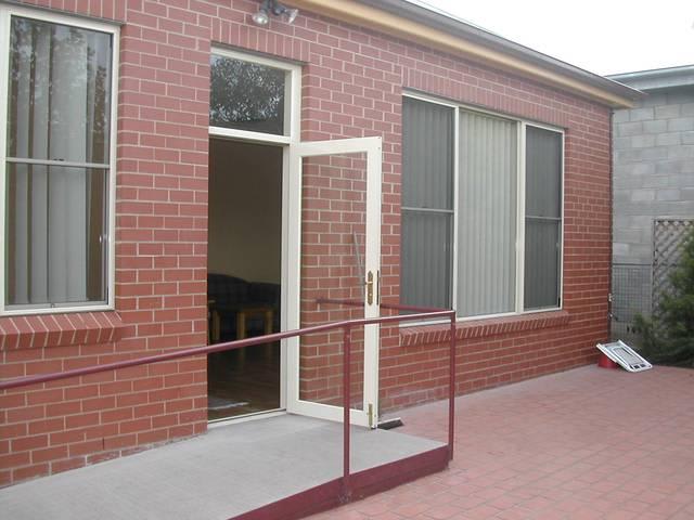 Click to view all images 87 Brisbane Street Cowra NSW 2794 - Image 2