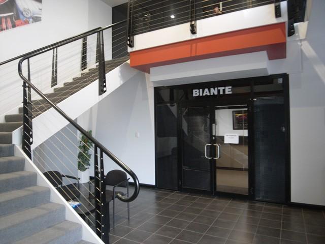 Click to view all images 54 Belgravia Street (Upstairs) Belmont WA 6104 - Image 2