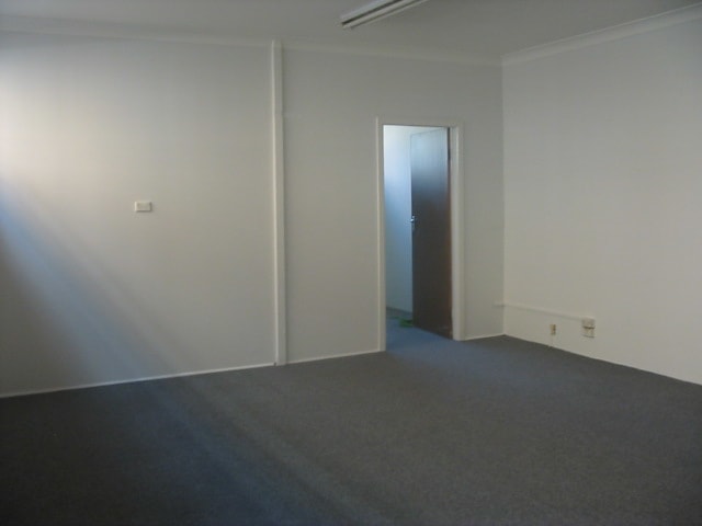 Click to view all images Rear 398 Illawarra Road Marrickville NSW 2204 - Image 2
