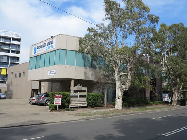 Click to view all images 17/888 Bourke Street Waterloo NSW 2017 - Image 2