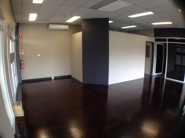 Click to view all images 1/4 Ipswich Street Fyshwick ACT 2609 - Image 1