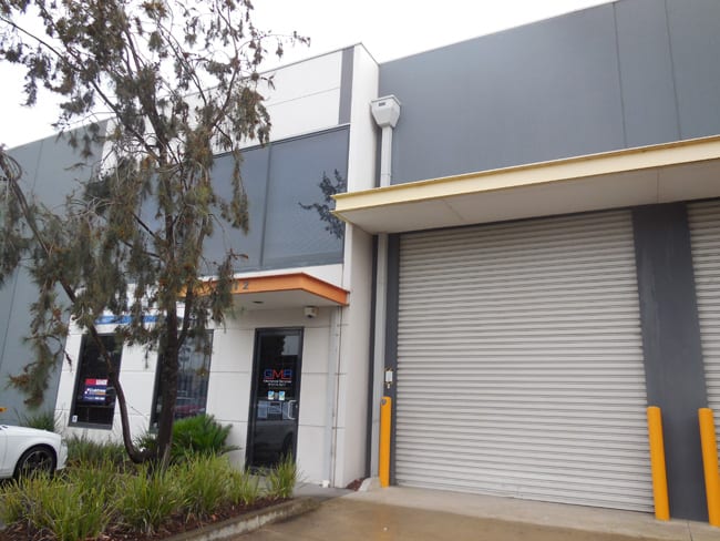 Click to view all images 2/8 Garden Rd Clayton VIC 3168 - Image 1