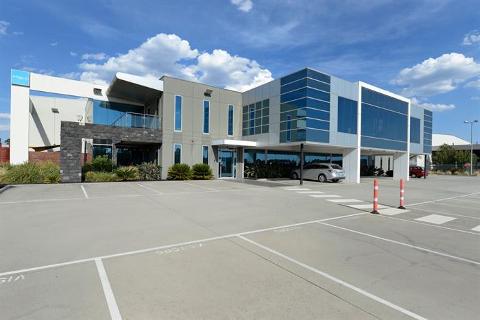 Click to view all images 40 Commercial Drive Lynbrook VIC 3975 - Image 2